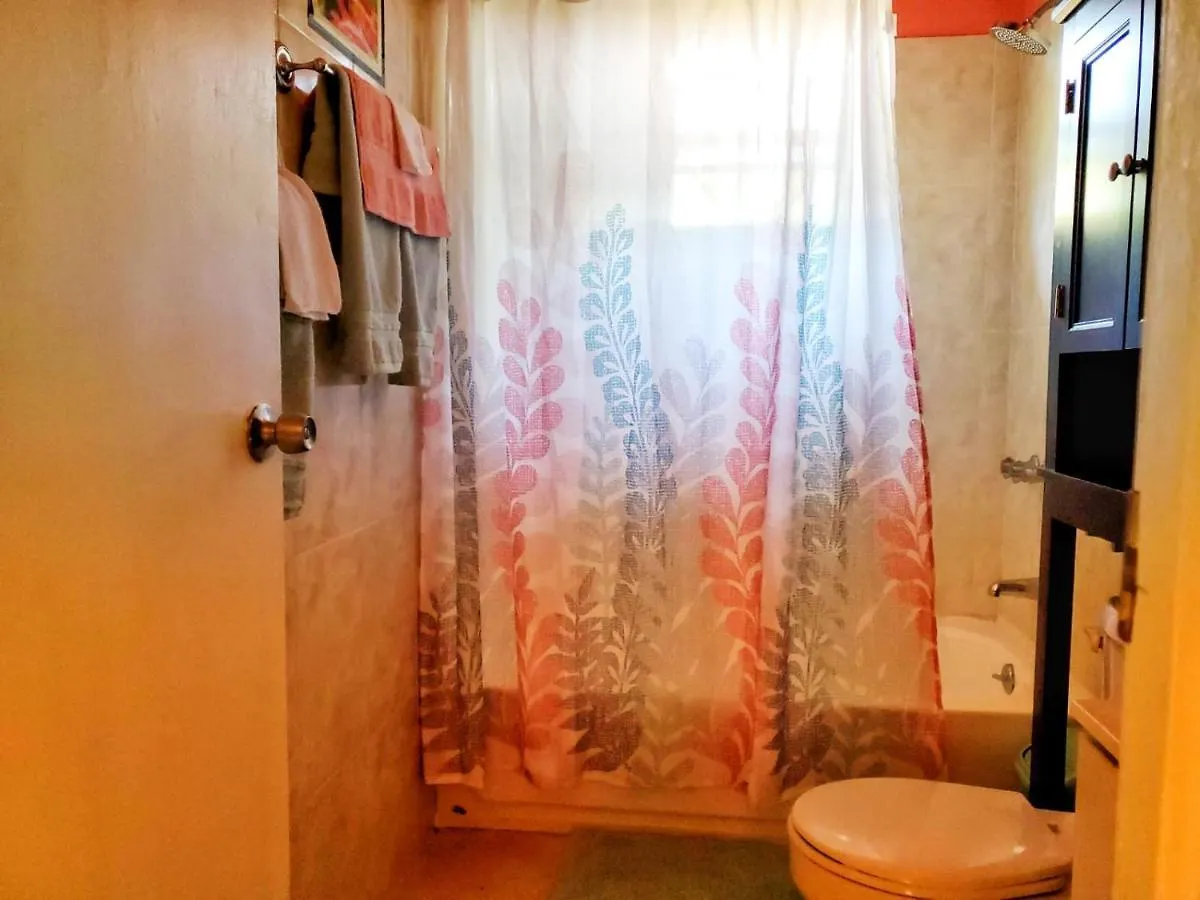 Sensational 2 Bedroom Getaway In Florence Hall Holiday home
