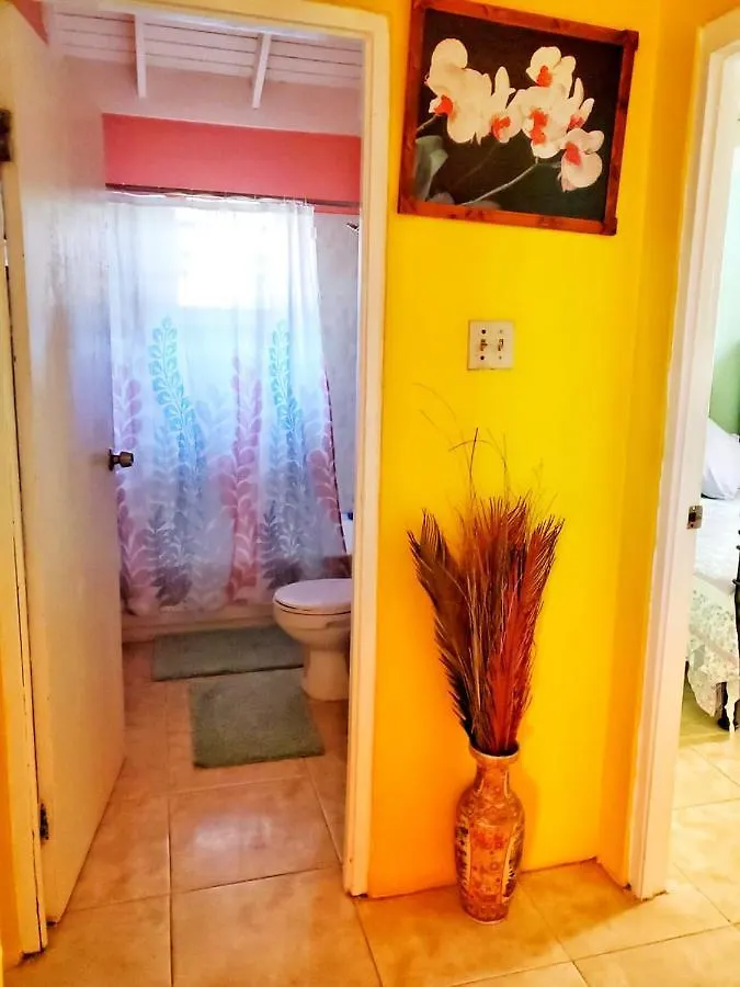 Sensational 2 Bedroom Getaway In Florence Hall