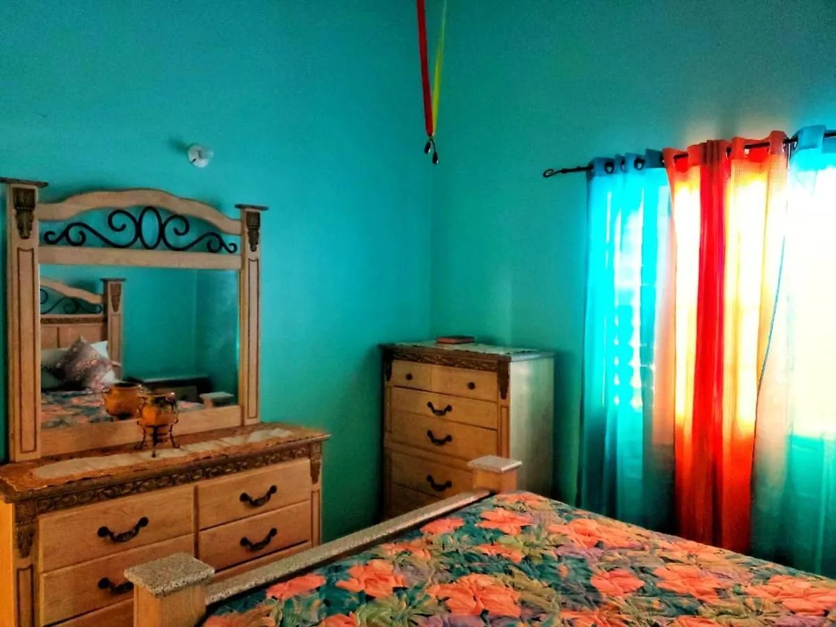 Сasa de vacaciones Sensational 2 Bedroom Getaway In Florence Hall
